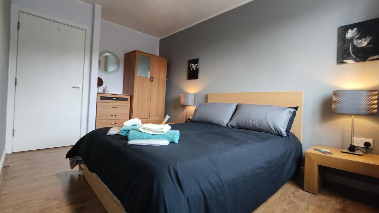 Modern 1-Bed Flat In Wigan Apartment Екстериор снимка