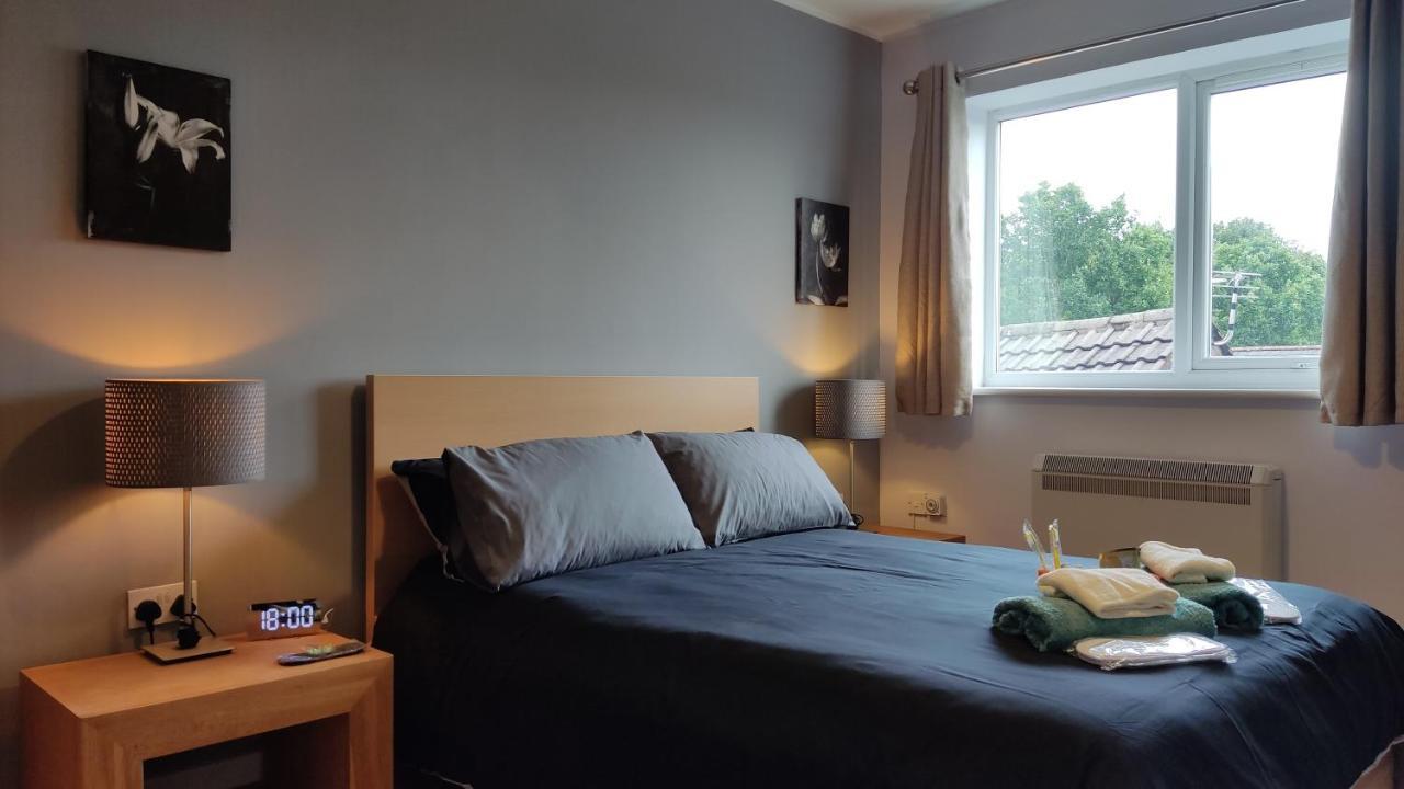Modern 1-Bed Flat In Wigan Apartment Екстериор снимка